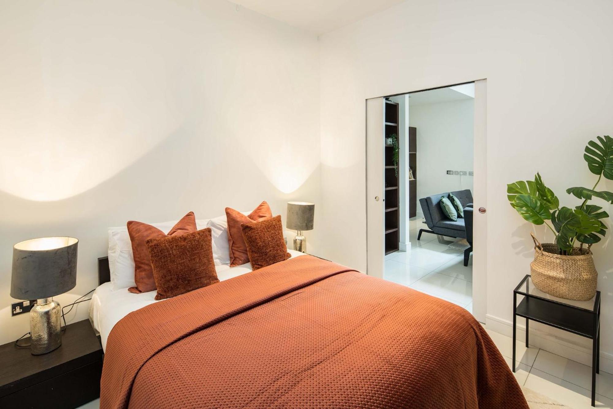 One Bedroom Flat Near Of London,soho-covent Garden London